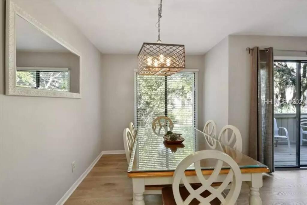 Вилла New Pics! Harbour Town 3Br/3Ba - Pool Access - Book Now Хилтон-Хед-Айленд Экстерьер фото