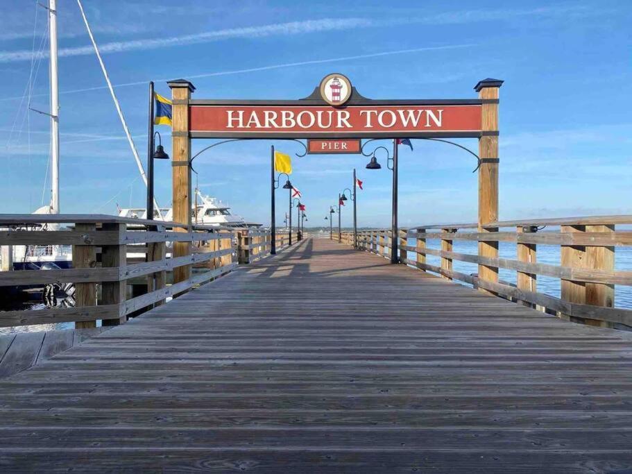 Вилла New Pics! Harbour Town 3Br/3Ba - Pool Access - Book Now Хилтон-Хед-Айленд Экстерьер фото
