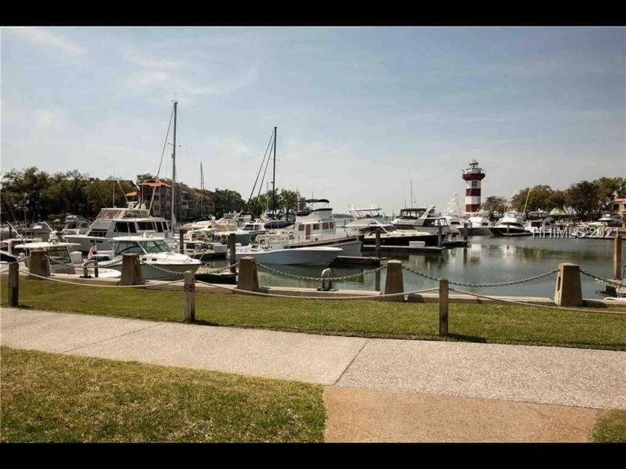 Вилла New Pics! Harbour Town 3Br/3Ba - Pool Access - Book Now Хилтон-Хед-Айленд Экстерьер фото
