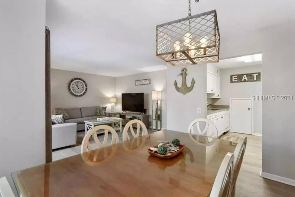 Вилла New Pics! Harbour Town 3Br/3Ba - Pool Access - Book Now Хилтон-Хед-Айленд Экстерьер фото