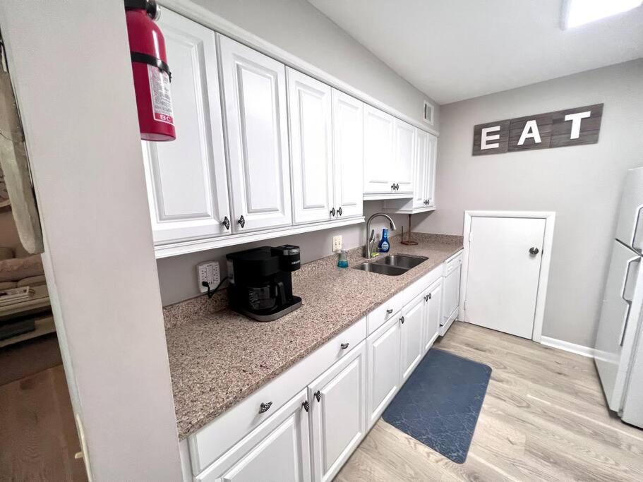 Вилла New Pics! Harbour Town 3Br/3Ba - Pool Access - Book Now Хилтон-Хед-Айленд Экстерьер фото